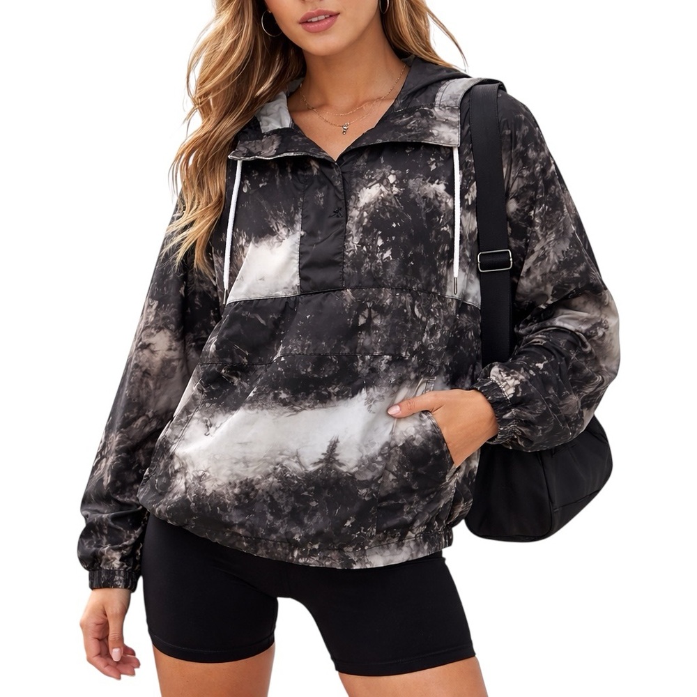 Interval Black Tie-Dye Kangaroo Pocket
Windbreaker M